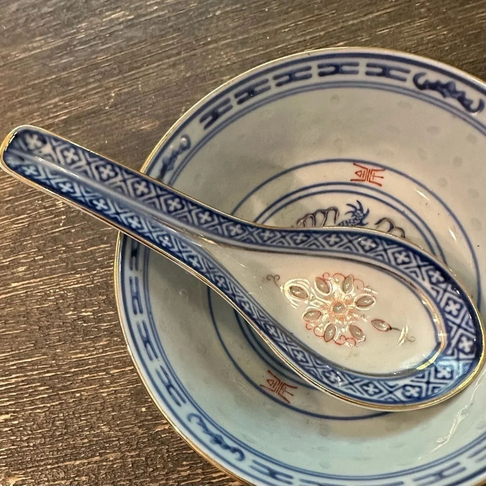 4pc Set Vintage Chinese Porcelain Painted Blue Wht Red Rice Grain Bowls w/ Spoon